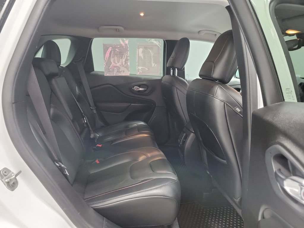 Used 2022 Jeep Cherokee Trailhawk w/ Premium Leather Package AWD/4WD image 18