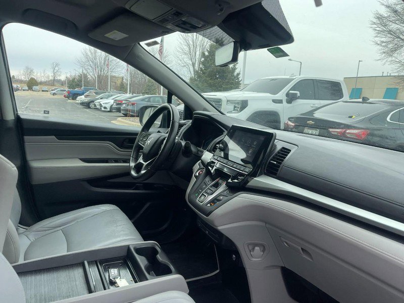 Used 2018 Honda Odyssey Touring image 2