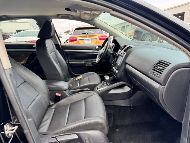 Used 2010 Volkswagen Jetta Limited Edition FWD image 13