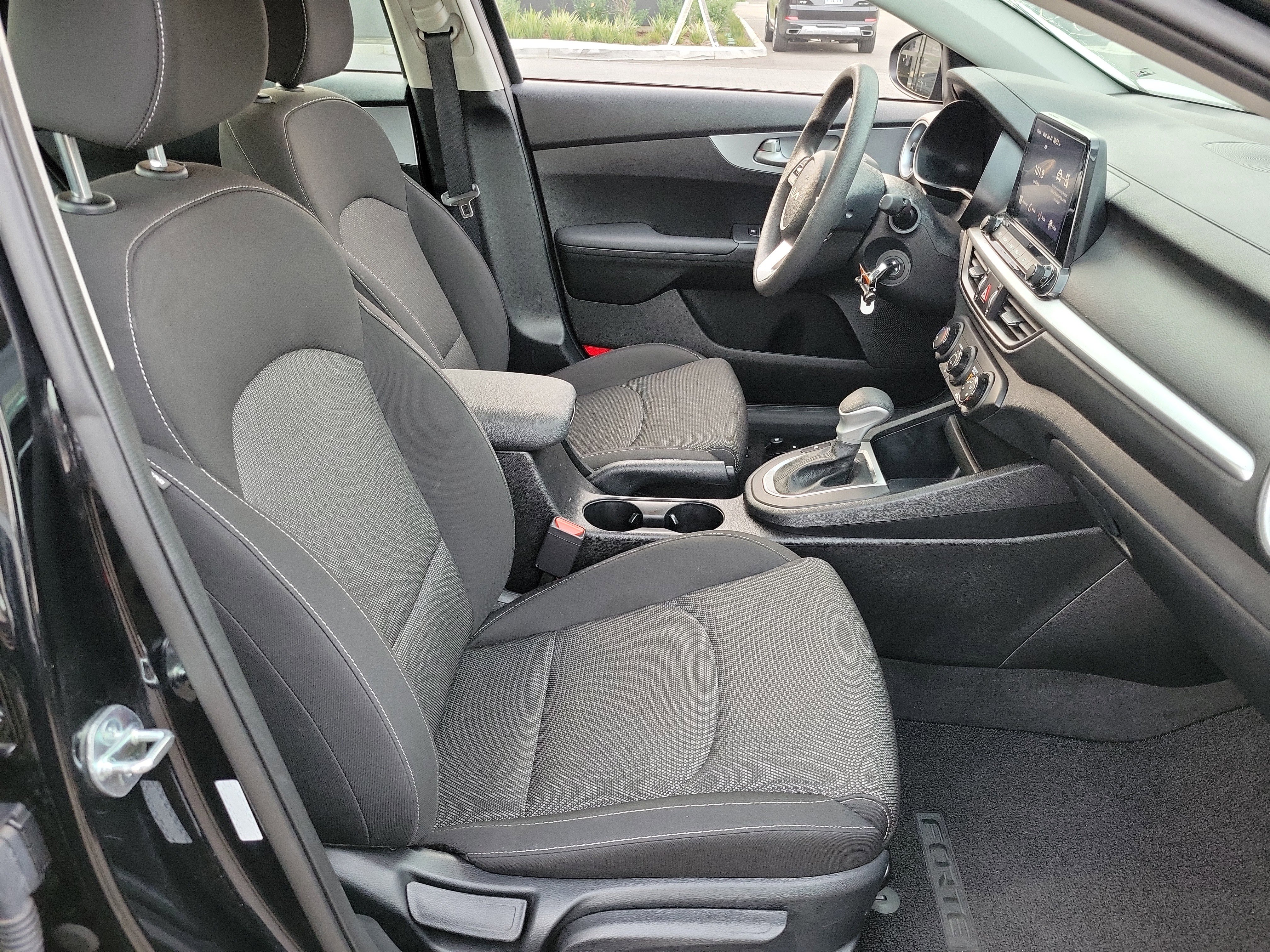 Used 2024 Kia Forte LXS w/ LXS Technology Package image 18