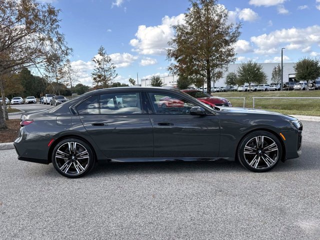 New 2026 BMW 740i image 2