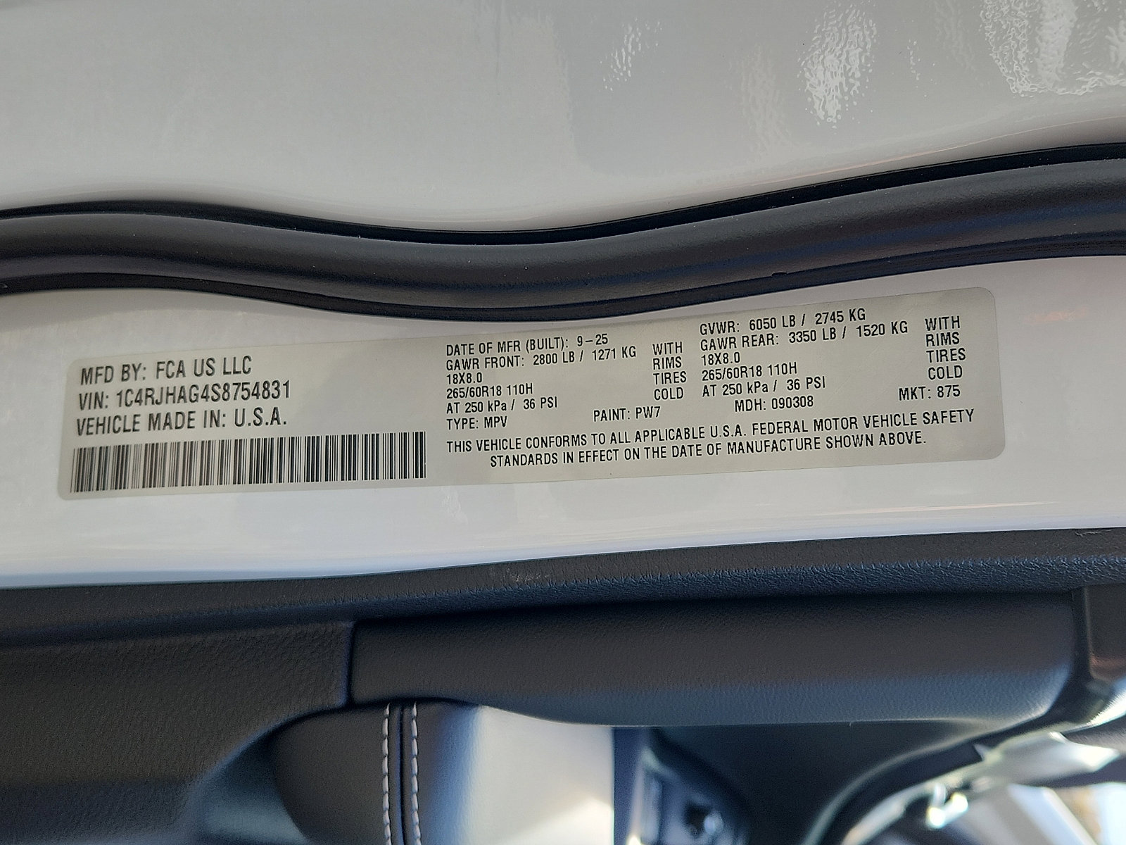 New 2025 Jeep Grand Cherokee Altitude image 17