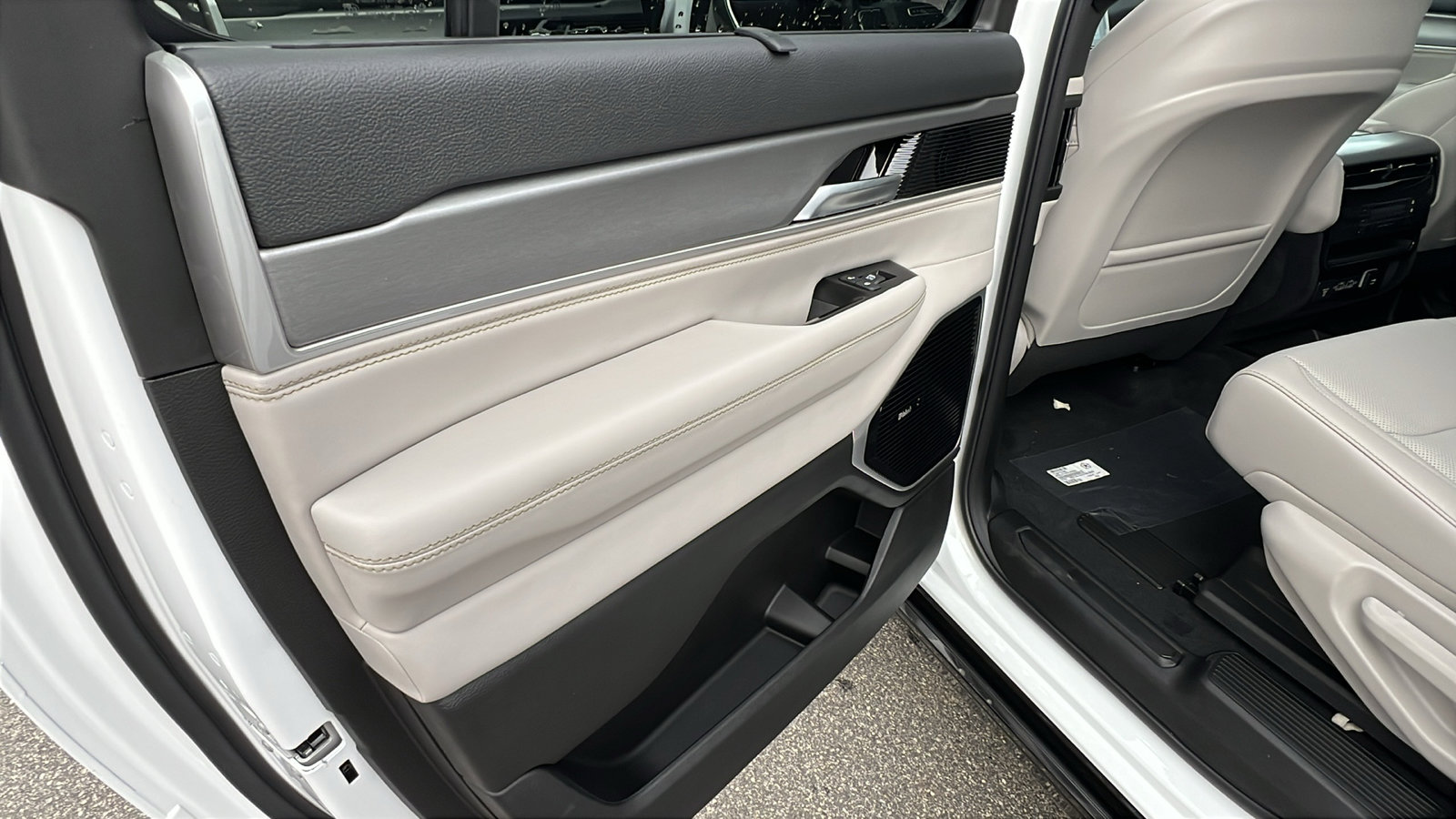 New 2025 Jeep Wagoneer L Series III image 20