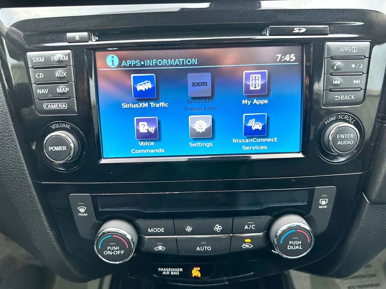 Used 2017 Nissan Rogue SL w/ SL Premium Package FWD image 23