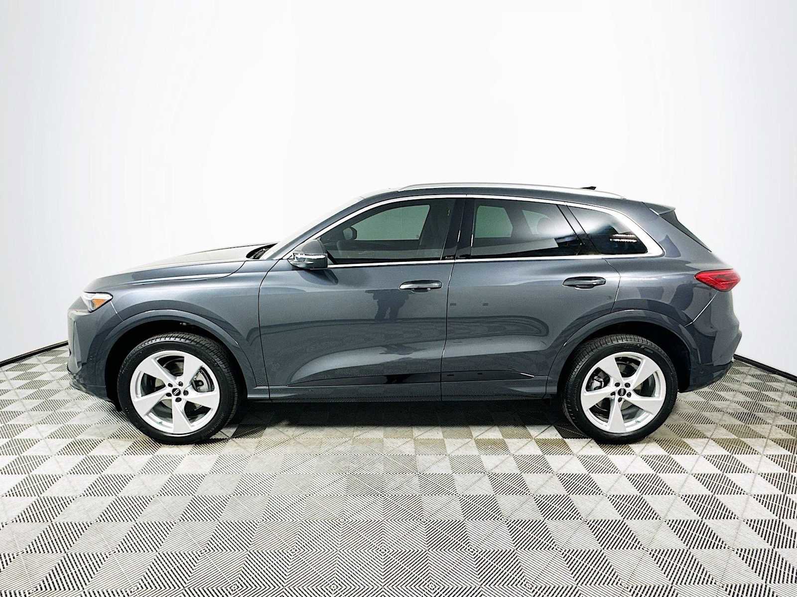 New 2025 Audi Q5 Premium Plus image 4