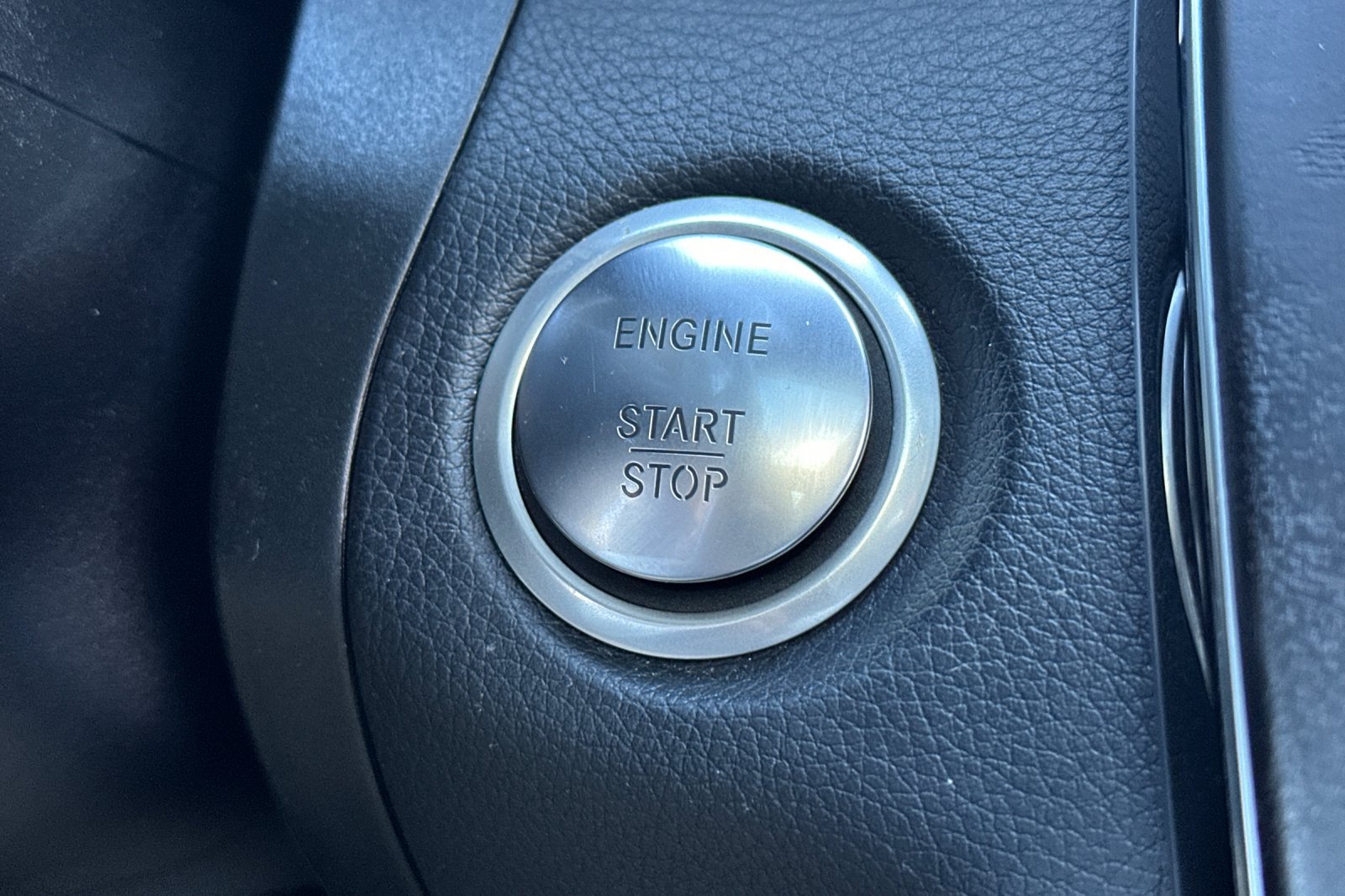 Used 2019 Mercedes-Benz GLC 300 4MATIC image 22