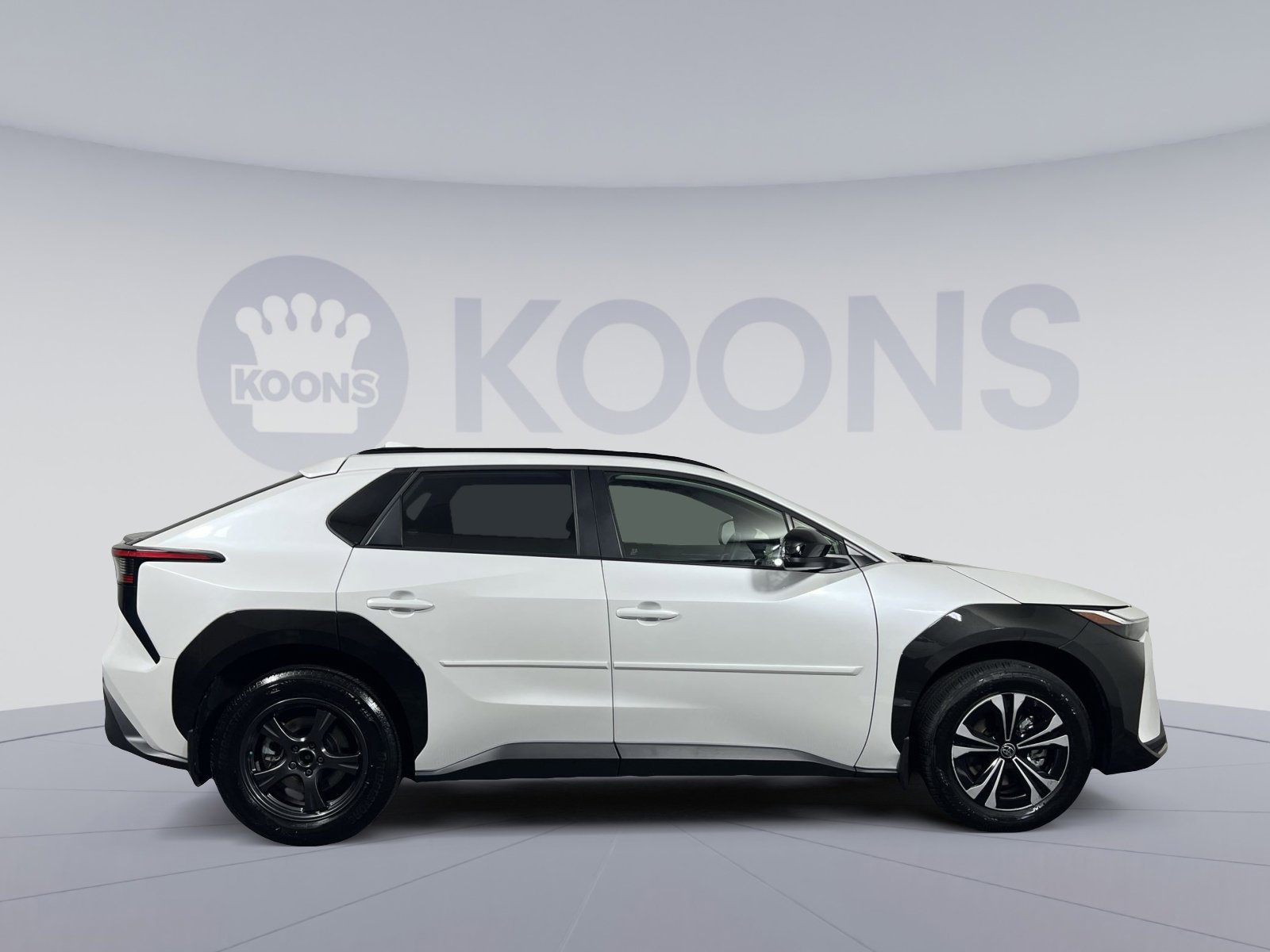 Used 2024 Toyota bZ4X XLE w/ Weather Package image 8