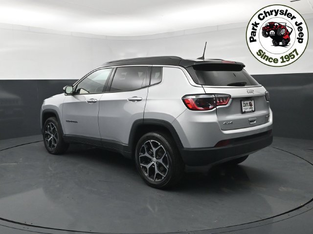 Used 2024 Jeep Compass Limited AWD/4WD image 4