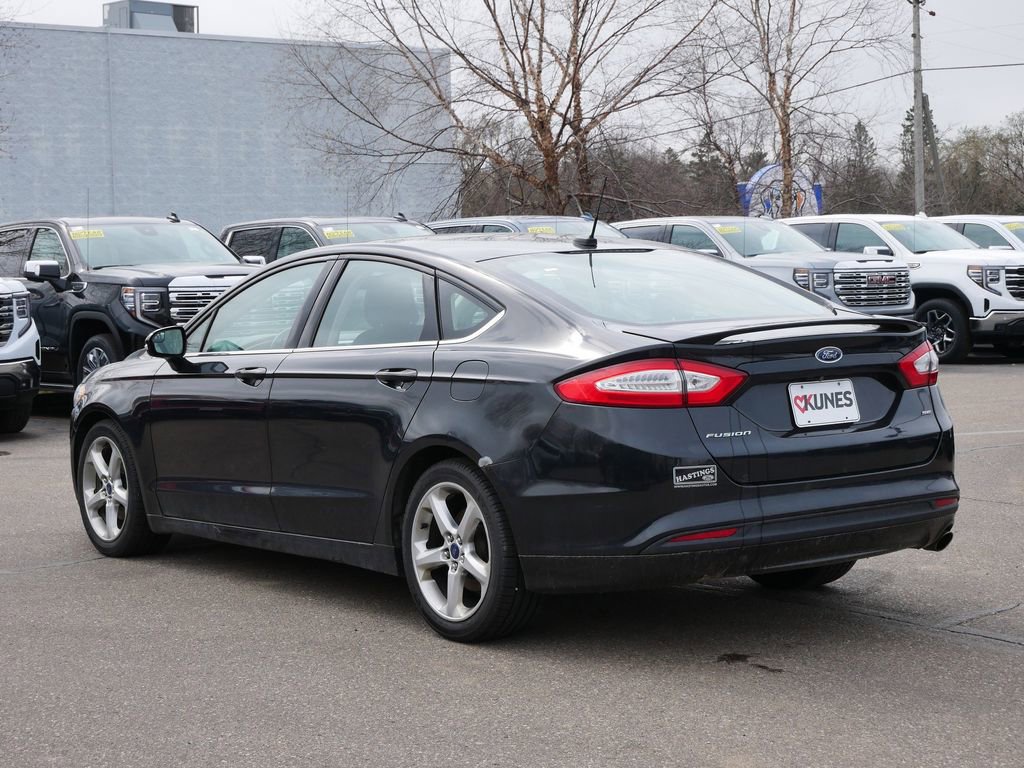 Used 2015 Ford Fusion SE w/ Equipment Group 201A image 5