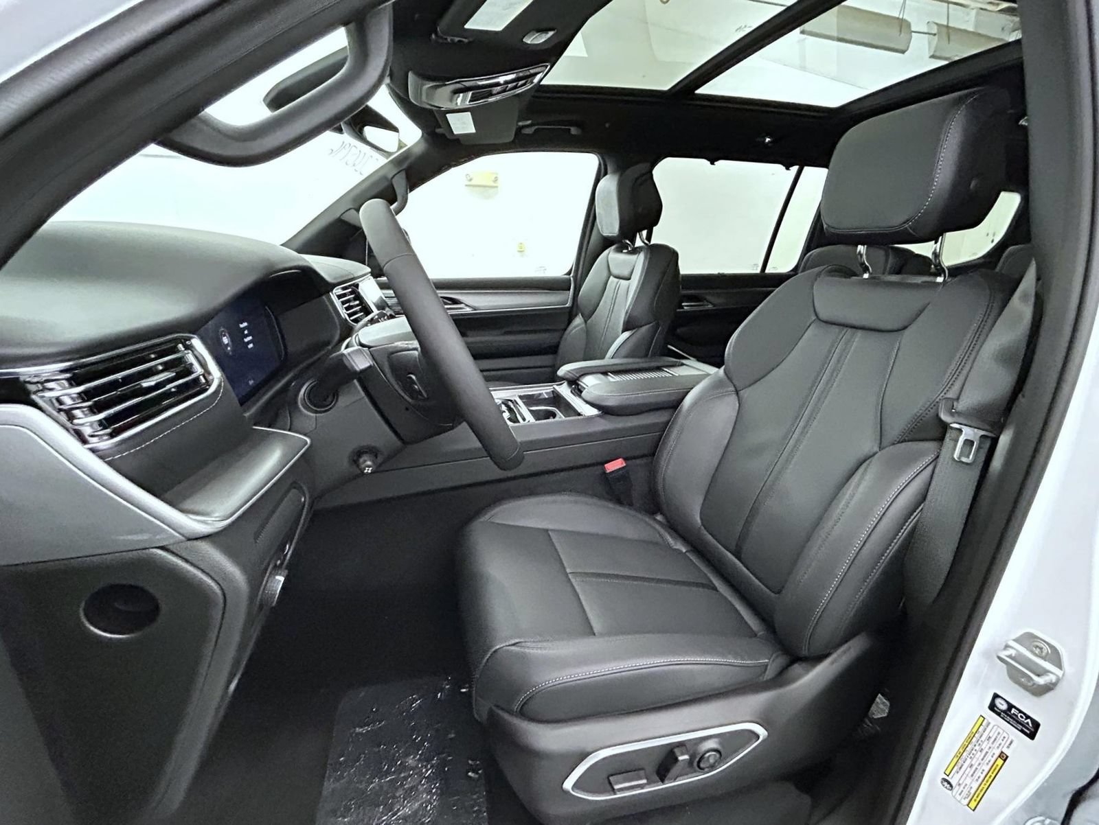 New 2026 Jeep Grand Wagoneer Limited AWD/4WD image 11