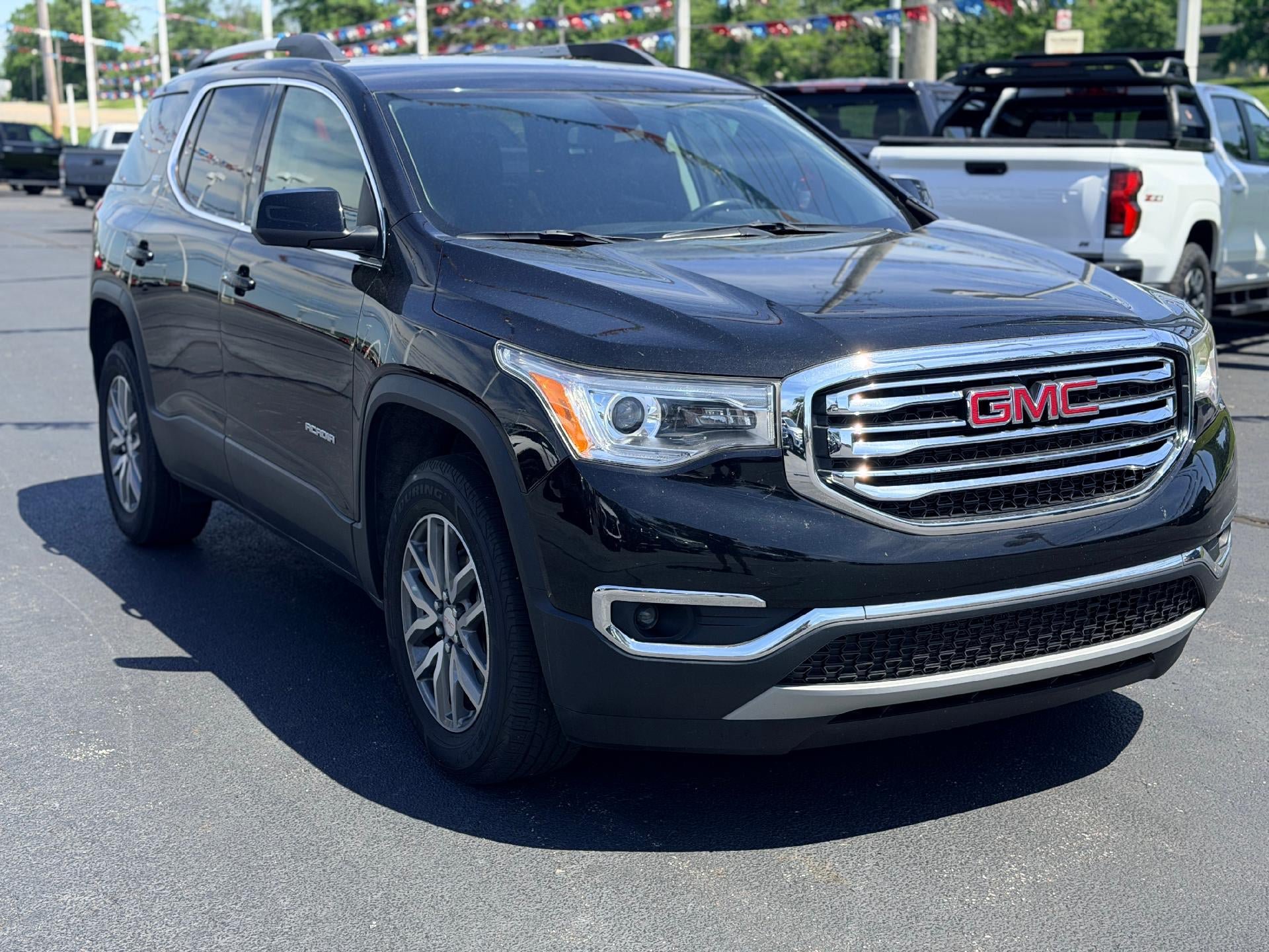 Used 2019 GMC Acadia SLE FWD image 3