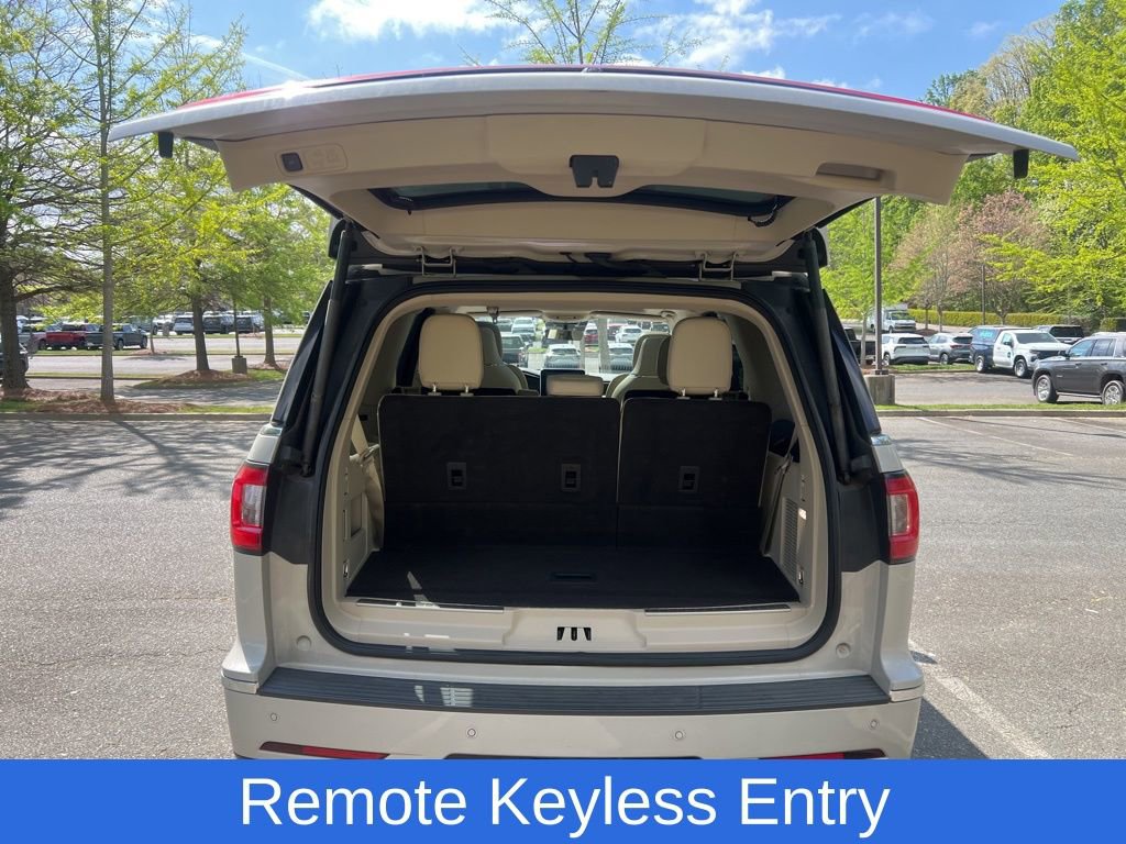 Used 2021 Lincoln Navigator Reserve w/ Luxury Package image 9