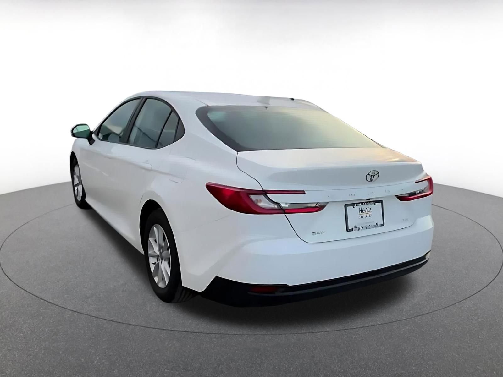 Used 2025 Toyota Camry LE image 11