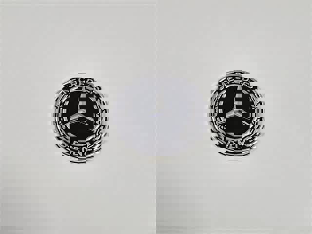 Used 2025 Mercedes-Benz GLC 350e 4MATIC image 11