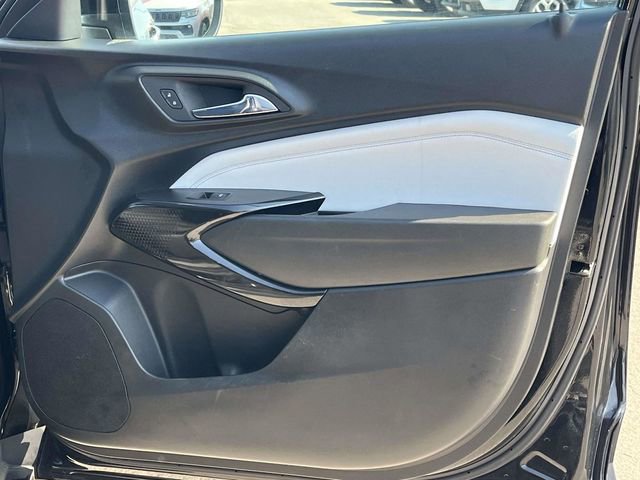 Used 2024 Chevrolet Trax LT FWD image 24