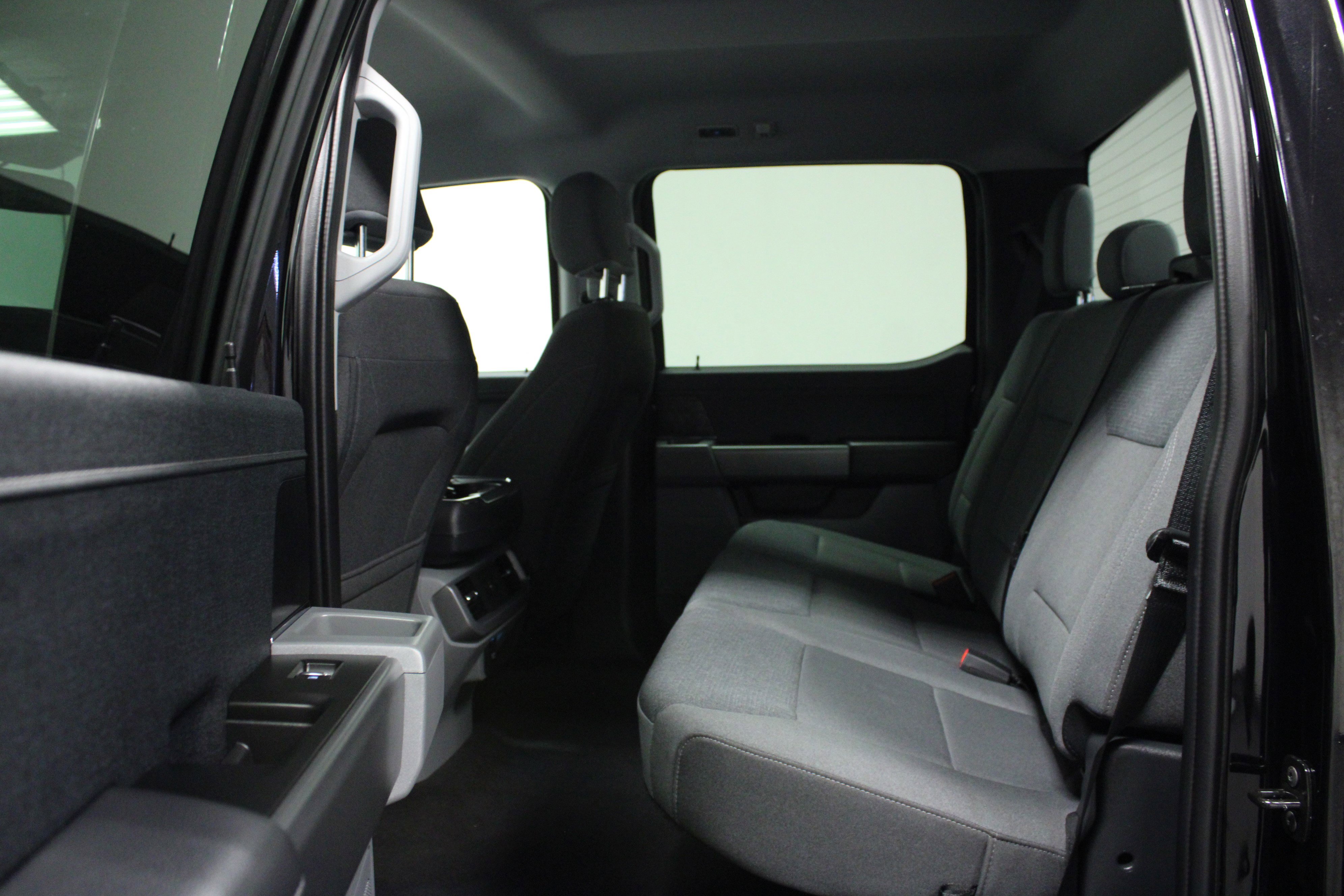 Used 2025 Ford F150 Lightning XLT AWD/4WD image 13