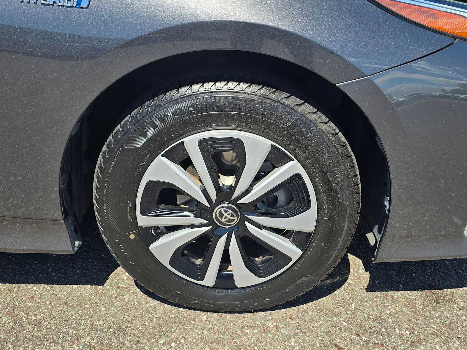 Used 2017 Toyota Prius Prime Premium image 9