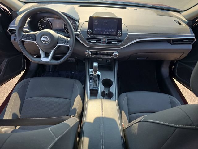 Used 2025 Nissan Altima 2.5 SV FWD image 10