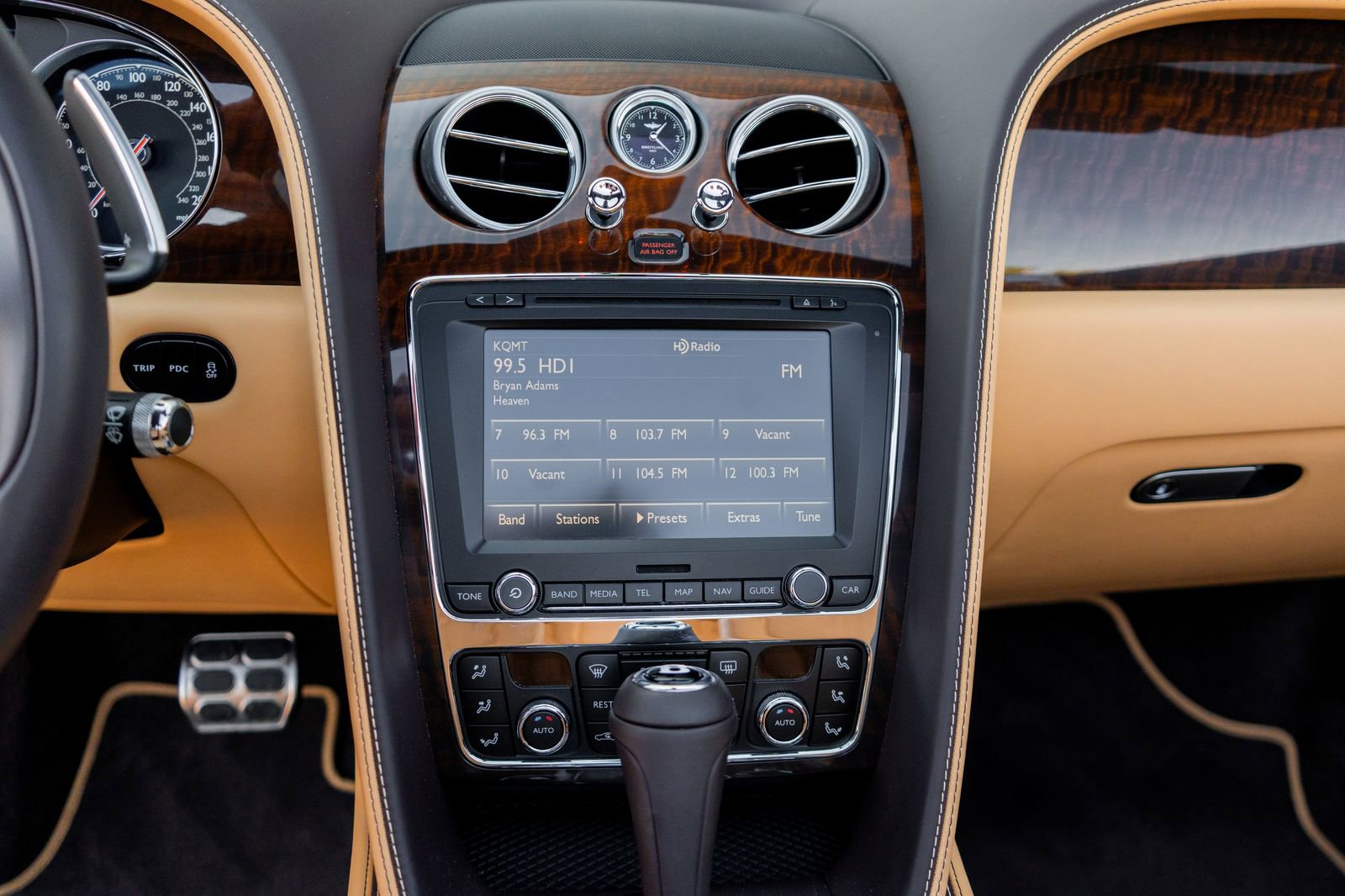 Used 2016 Bentley Continental GT image 33