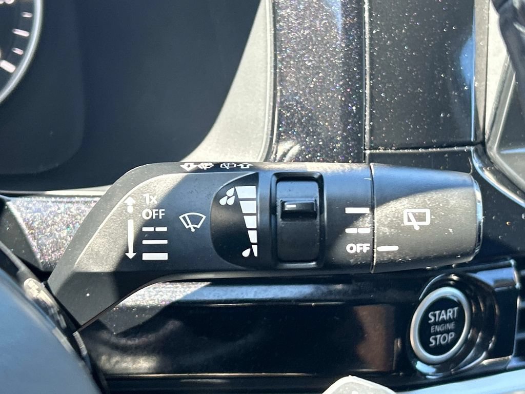 Used 2022 Nissan Pathfinder SL AWD/4WD image 33