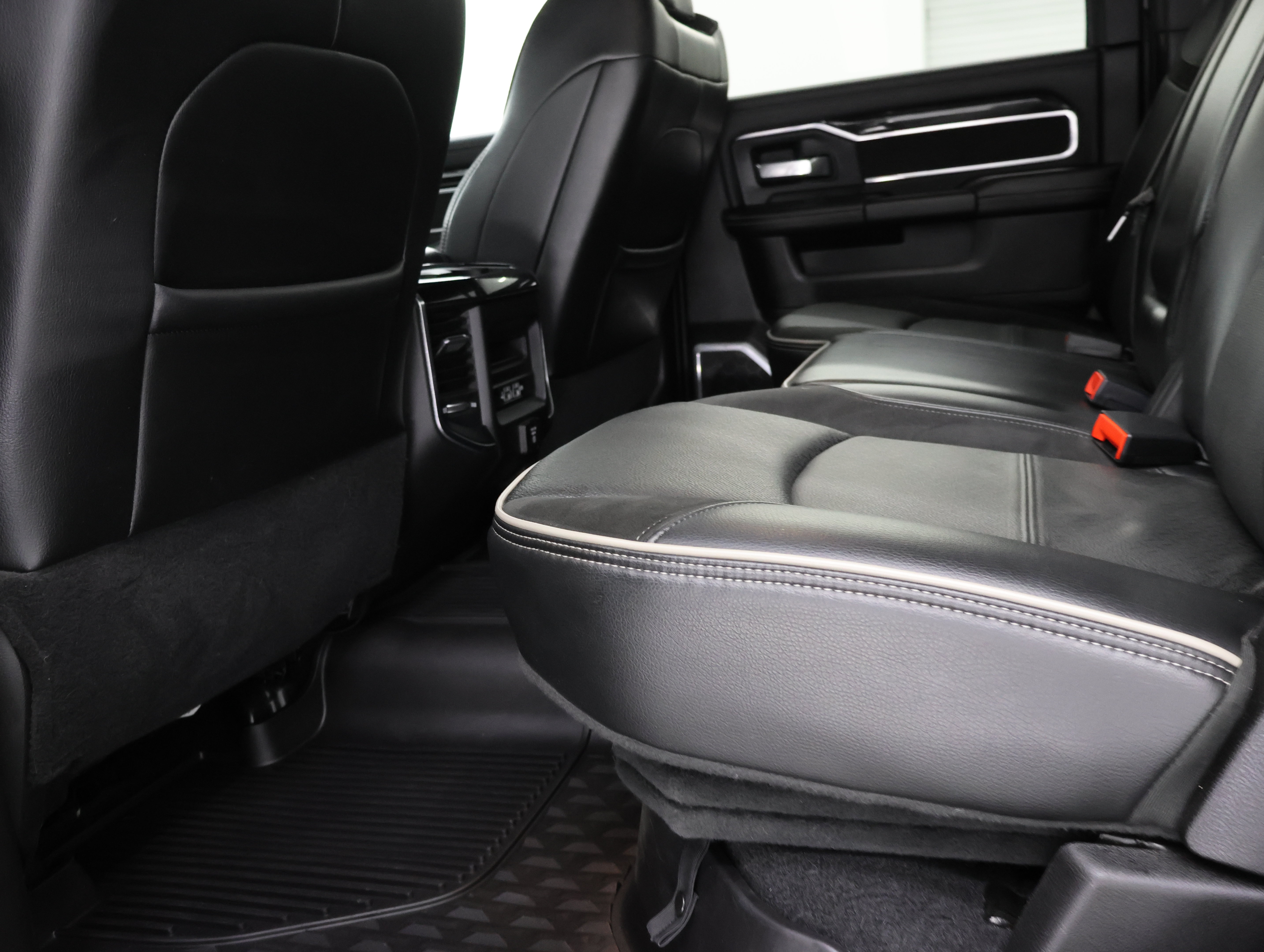 Used 2019 RAM 3500 Laramie AWD/4WD image 33