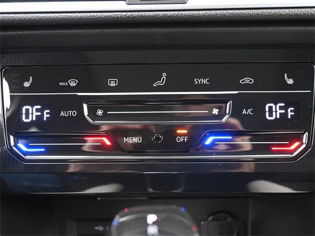 Certified 2025 Volkswagen Taos SE w/ Panoramic Sunroof Package image 22