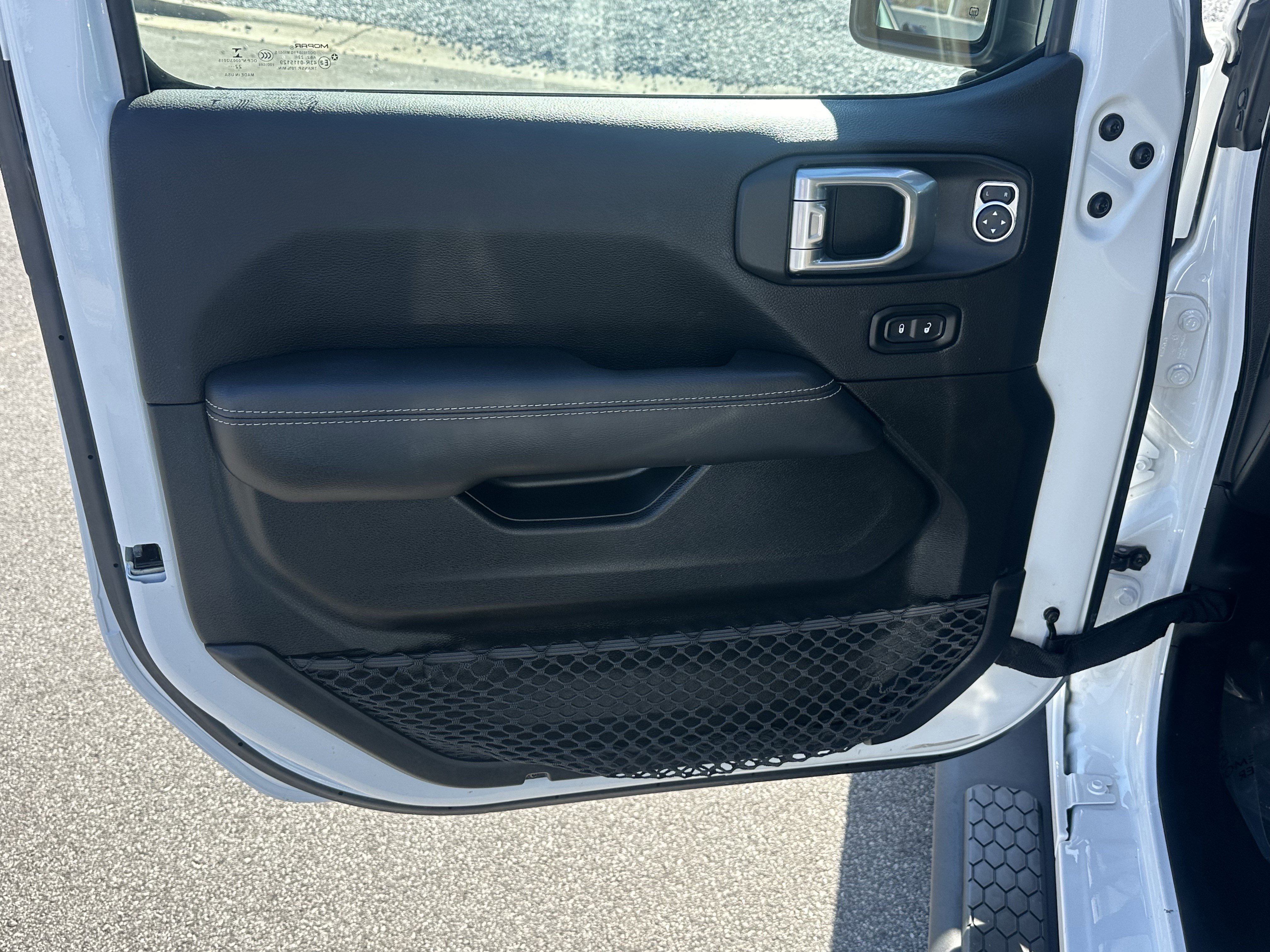 Used 2023 Jeep Wrangler Sahara w/ Cold Weather Group image 13