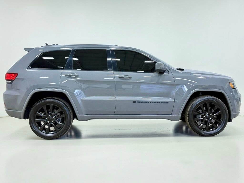 Used 2022 Jeep Grand Cherokee Laredo X AWD/4WD image 10
