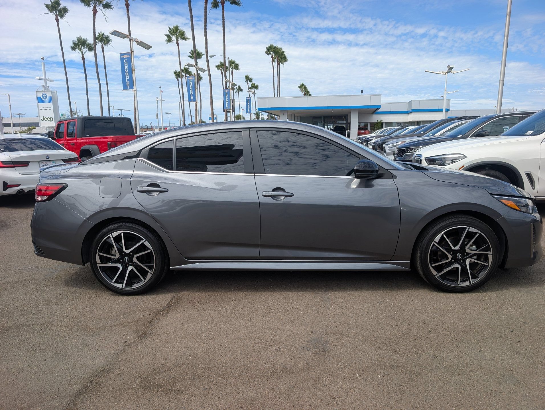 Used 2025 Nissan Sentra SR FWD image 7