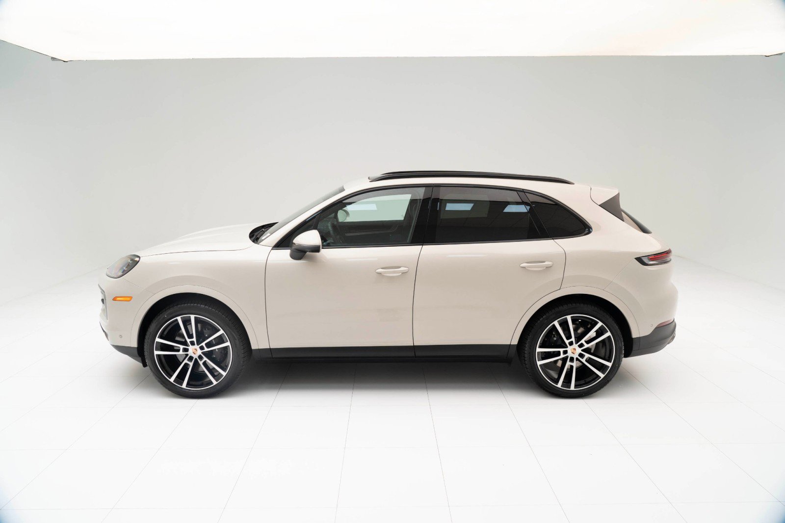 New 2025 Porsche Cayenne image 2