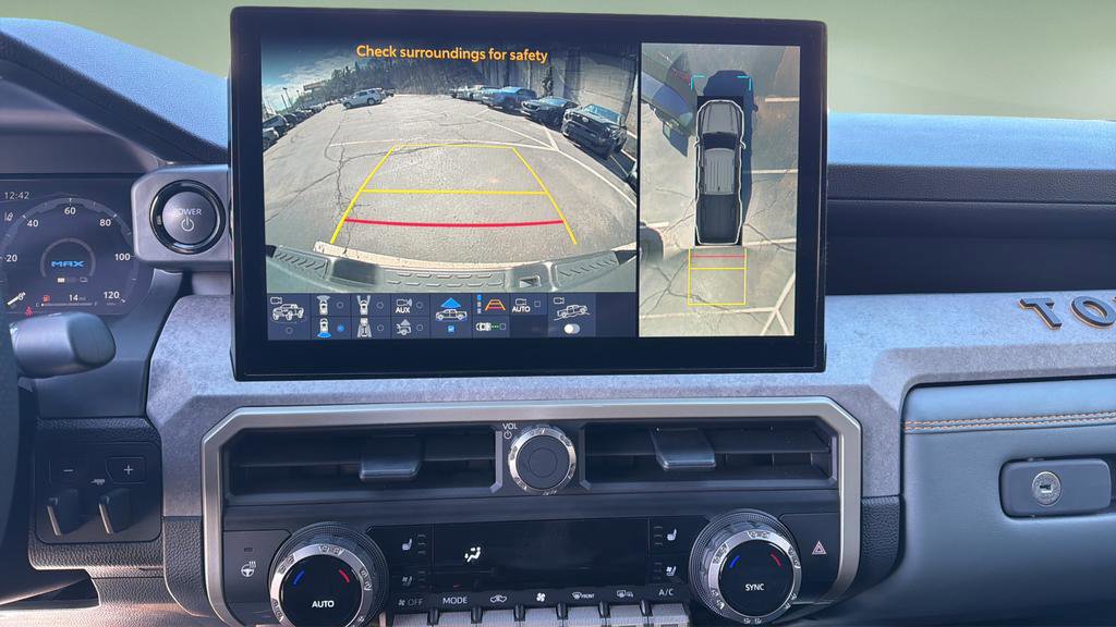 Used 2025 Toyota Tacoma Trailhunter w/ Tow Tech Package image 28