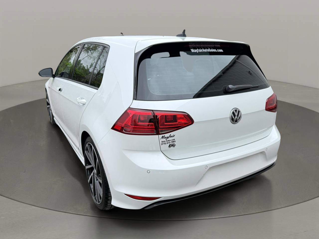 Used 2017 Volkswagen Golf R 4-Door AWD/4WD image 5