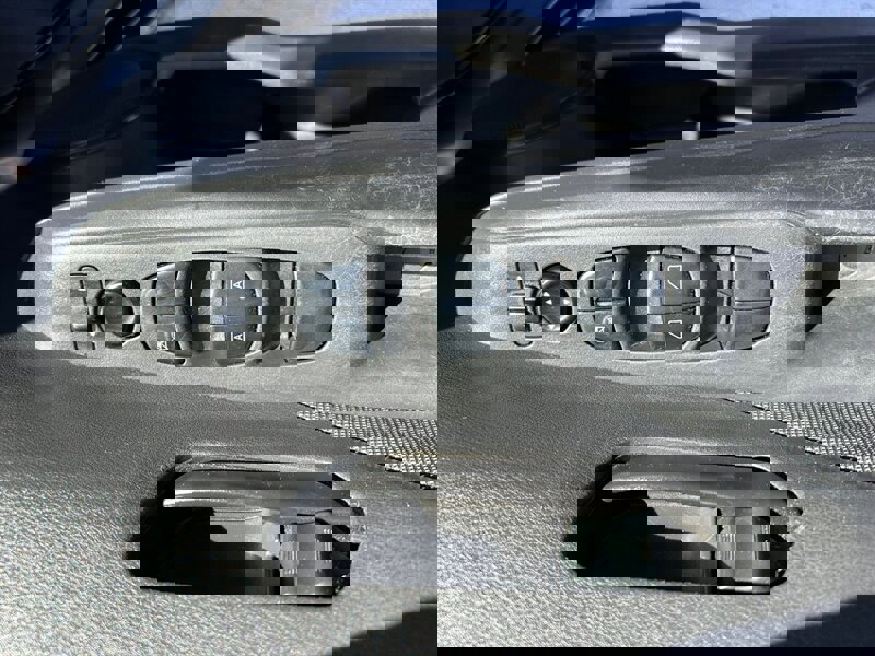 Used 2020 Nissan Kicks S image 10