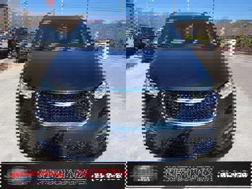Used 2024 Chrysler Pacifica Pinnacle w/ Trailer Tow Group image 33