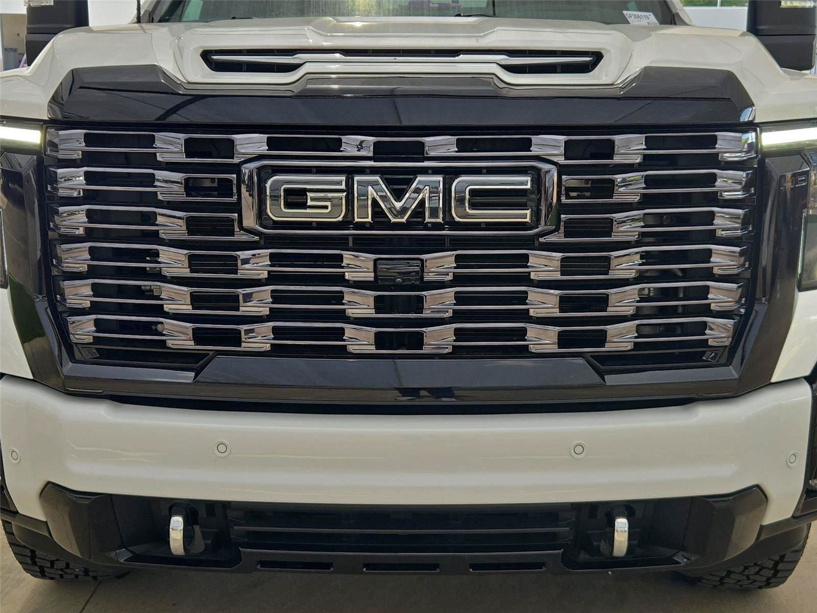 Used 2025 GMC Sierra 2500 Denali Ultimate AWD/4WD image 6