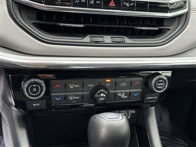 Certified 2022 Jeep Compass Limited image 34