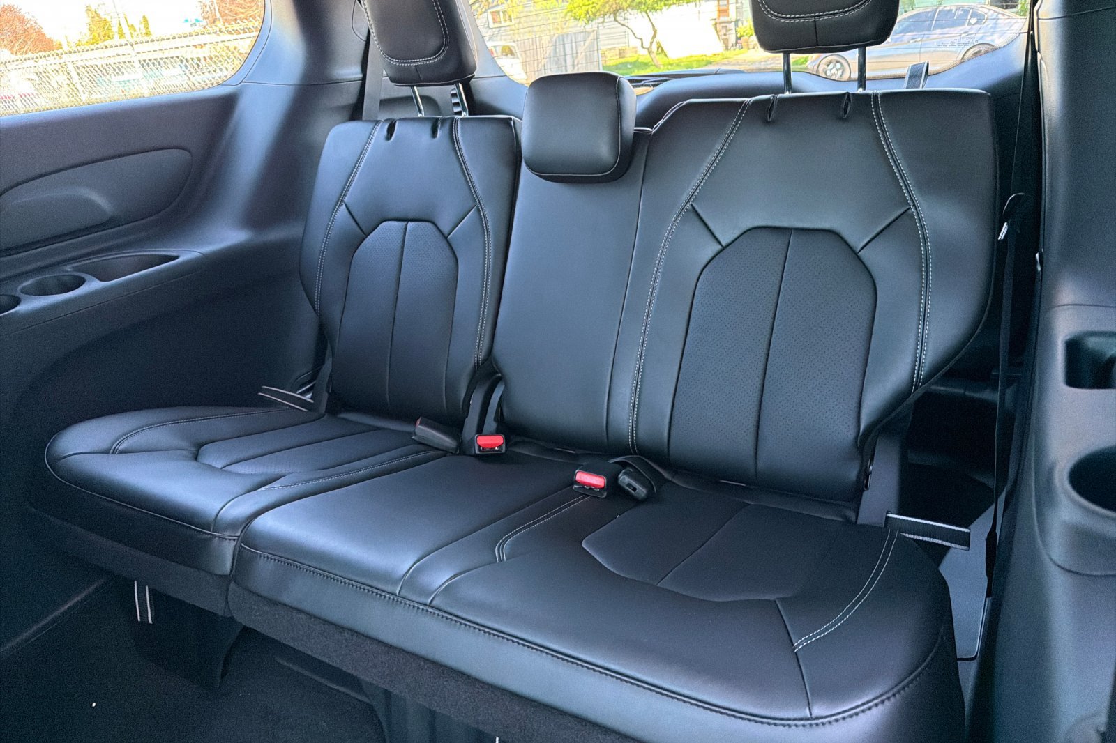 New 2026 Chrysler Pacifica Select AWD/4WD image 13