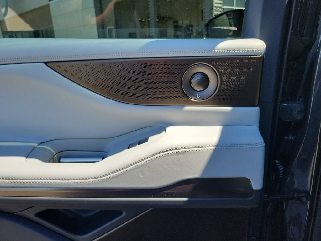 New 2026 Lincoln Navigator Black Label AWD/4WD image 15