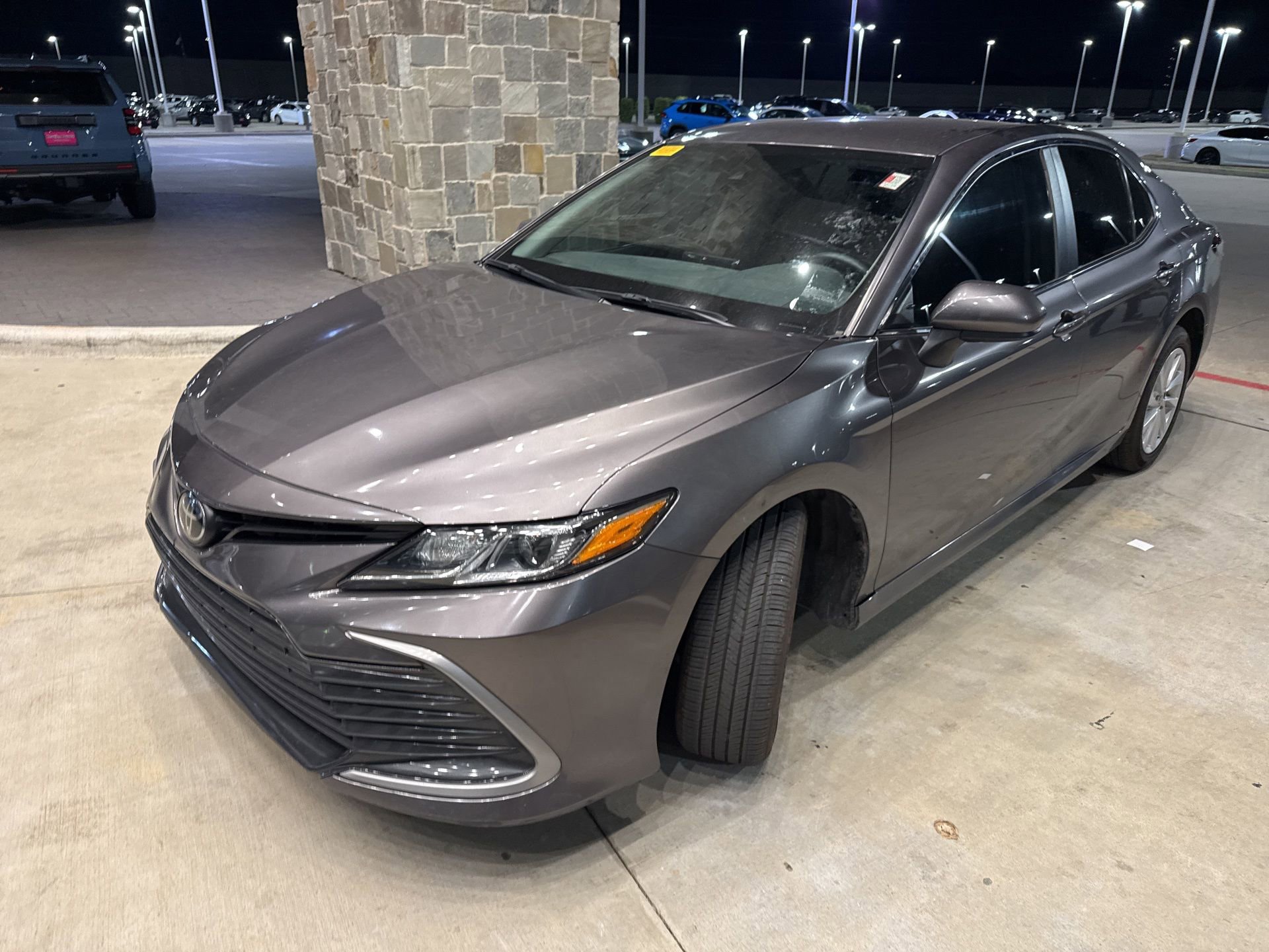 Used 2023 Toyota Camry LE image 3