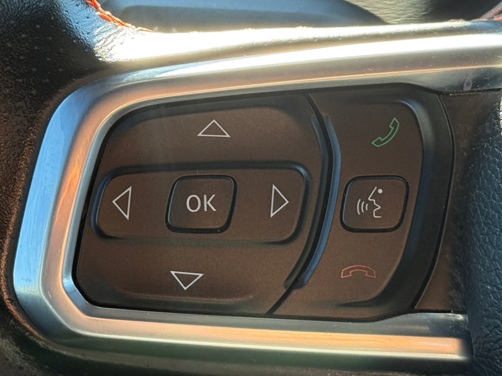 Certified 2020 Jeep Gladiator Mojave image 18