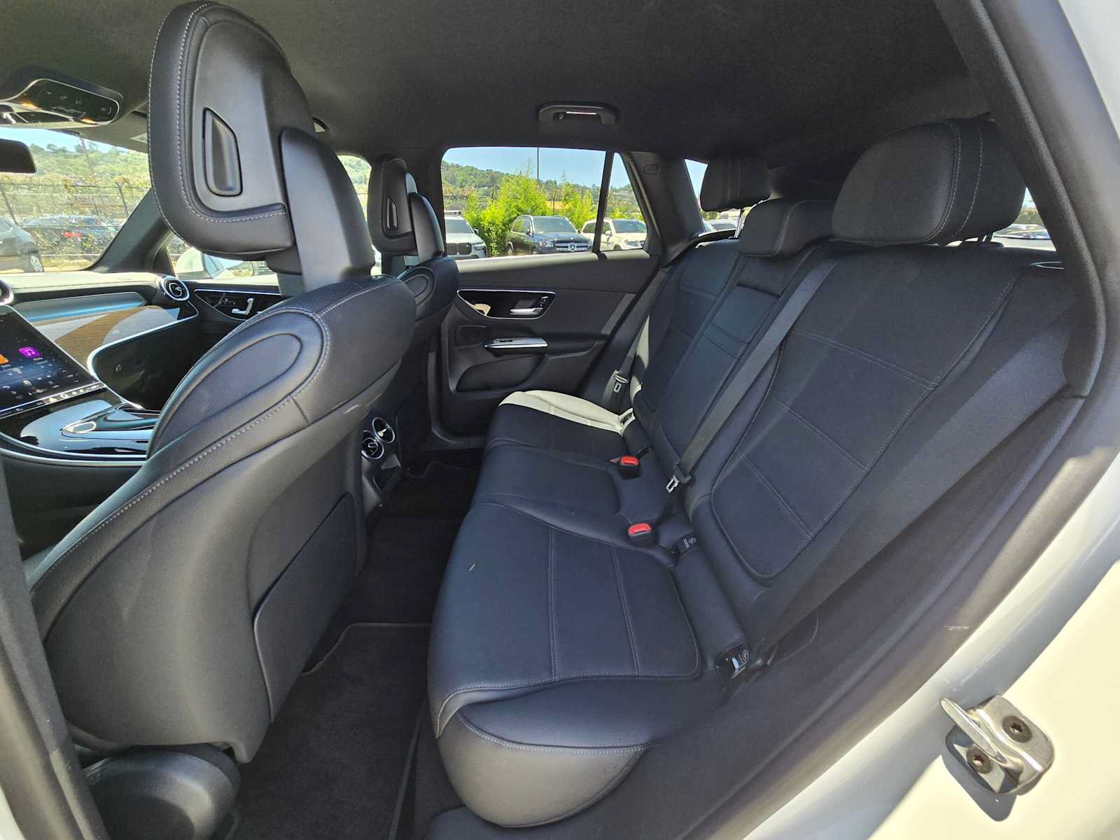 Used 2025 Mercedes-Benz GLC 300 image 16