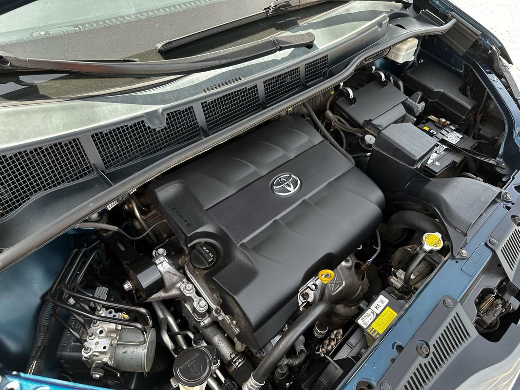Used 2012 Toyota Sienna XLE image 39
