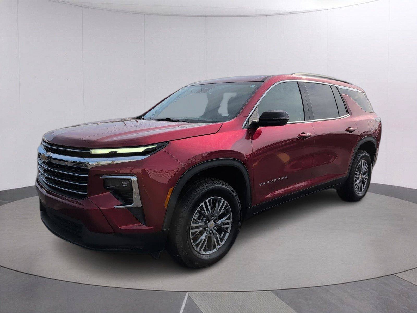Certified 2025 Chevrolet Traverse LT FWD image 1