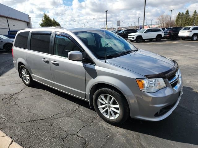 Used 2019 Dodge Grand Caravan SXT image 2