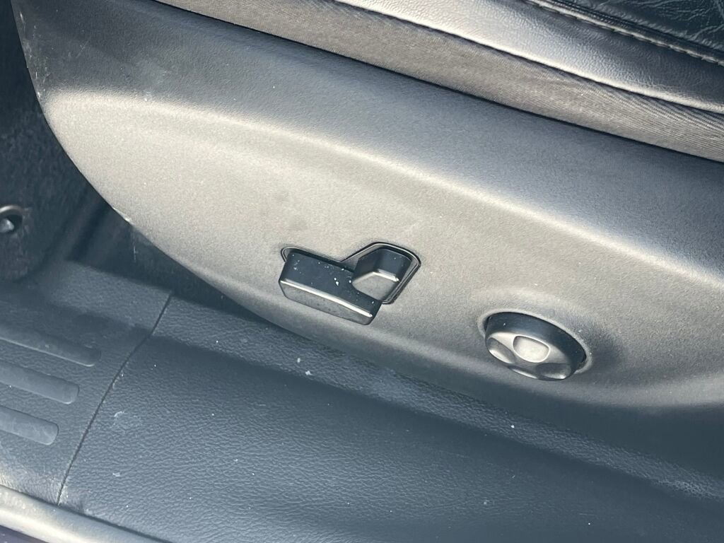 Used 2021 Jeep Cherokee Latitude Lux w/ Comfort/Convenience Group image 7