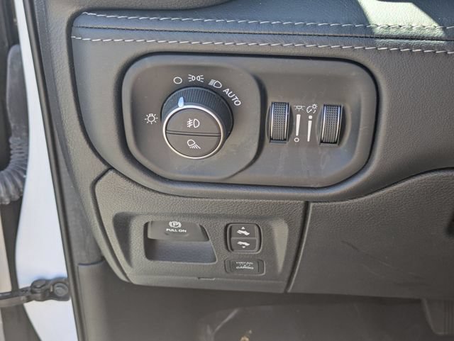 Used 2023 RAM 1500 Limited AWD/4WD image 17