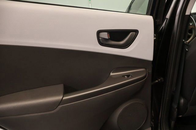 Used 2020 Hyundai Kona SE image 25