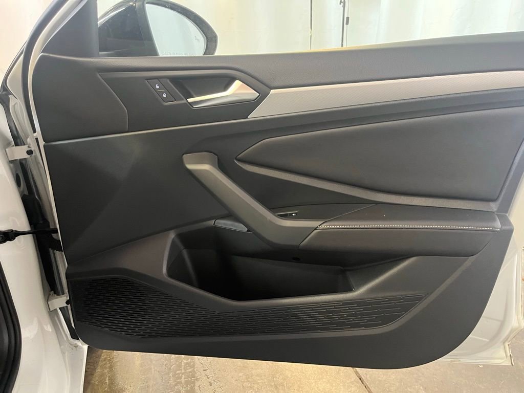 Certified 2024 Volkswagen Jetta Sport image 12