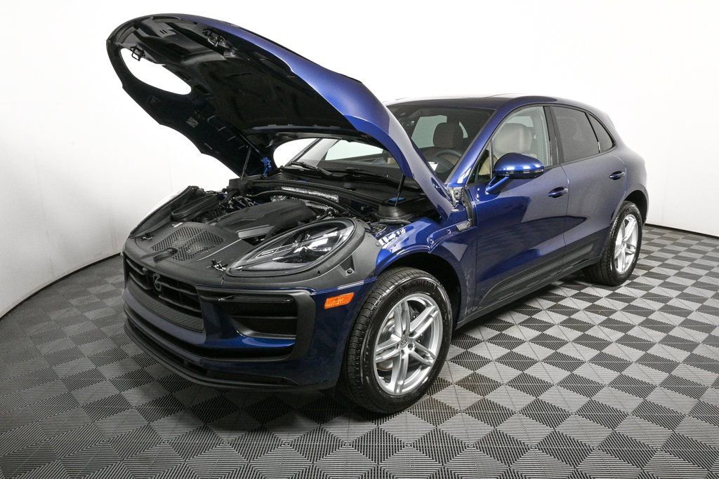 Certified 2026 Porsche Macan image 34
