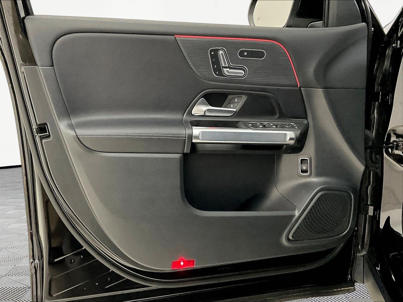 Certified 2023 Mercedes-Benz GLB 250 4MATIC image 20